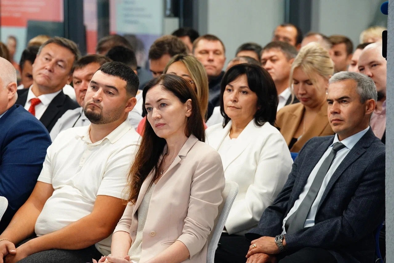 Радий Хабиров: В Башкортостане на 5,5% выросло количество субъектов малого и среднего предпринимательства-slide