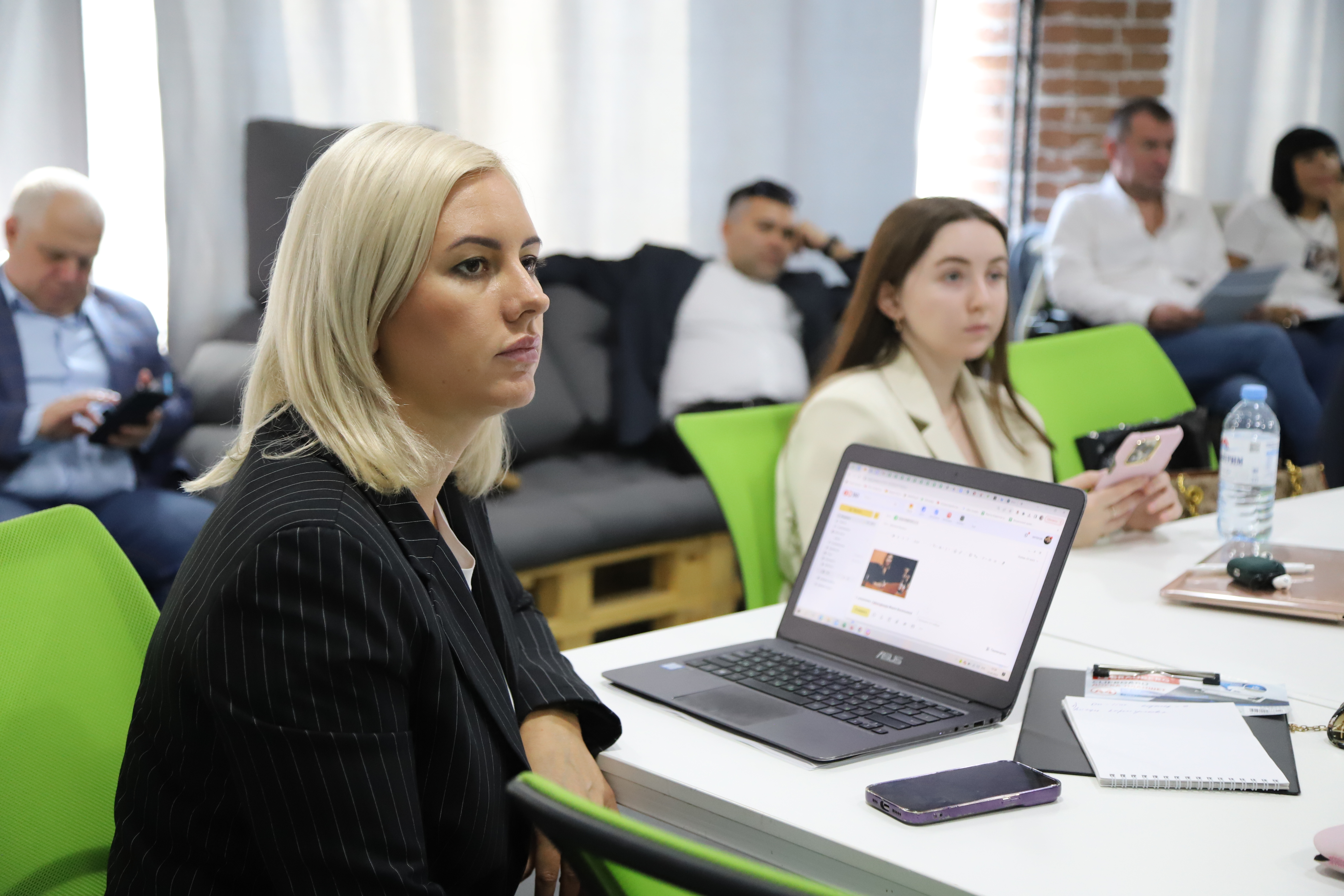 Более 100 предпринимателей Башкортостана научили продавать на маркетплейсах-slide