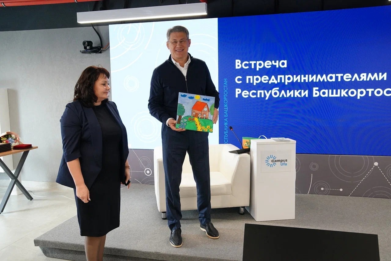 Радий Хабиров: В Башкортостане на 5,5% выросло количество субъектов малого и среднего предпринимательства-slide