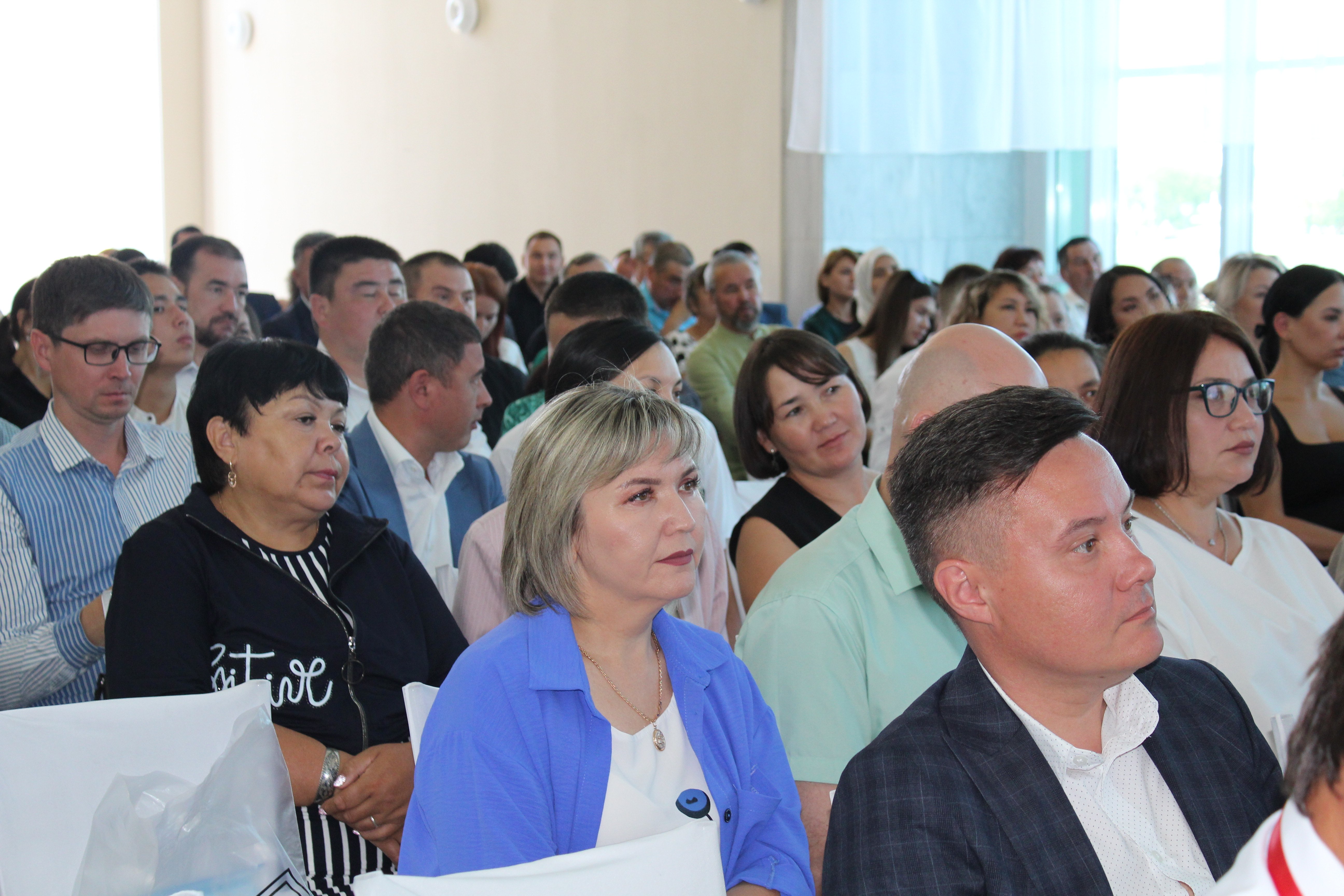 В Баймаке состоялась панельная дискуссия «Предпринимательство в Республике Башкортостан: господдержка и возможности для бизнеса»-slide